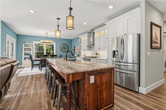 3098 Huntcliffe Road NE, Canton, OH 44721