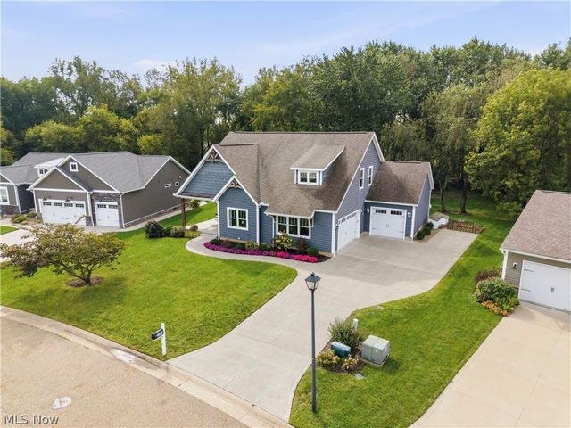 3098 Huntcliffe Road NE, Canton, OH 44721