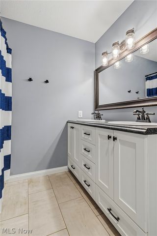 3098 Huntcliffe Road NE, Canton, OH 44721