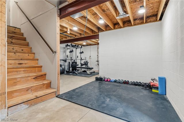 3098 Huntcliffe Road NE, Canton, OH 44721