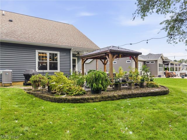3098 Huntcliffe Road NE, Canton, OH 44721