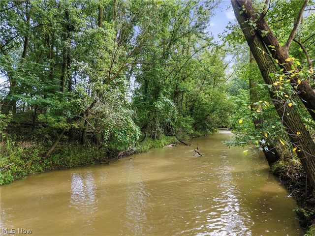 3098 Huntcliffe Road NE, Canton, OH 44721