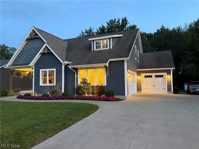 3098 Huntcliffe Road NE, Canton, OH 44721
