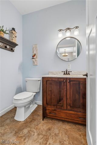 3098 Huntcliffe Road NE, Canton, OH 44721