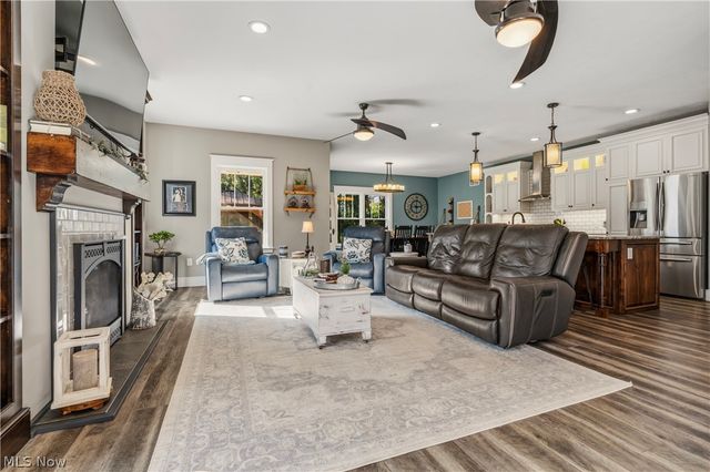 3098 Huntcliffe Road NE, Canton, OH 44721