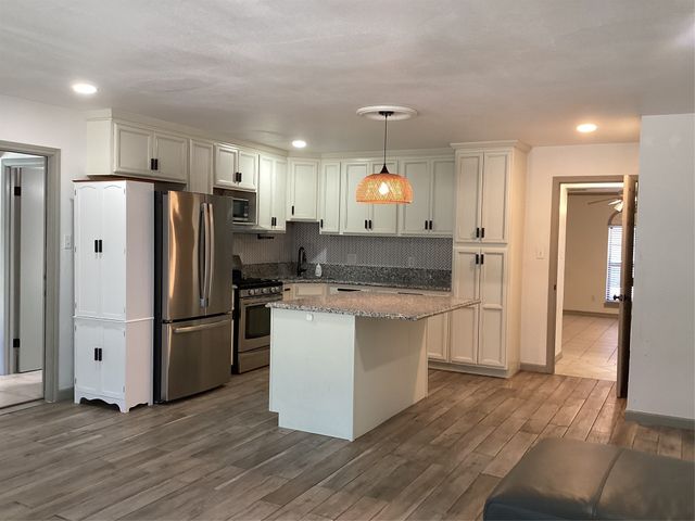 4909 Boulder Lake Road, Fort Worth, TX 76103