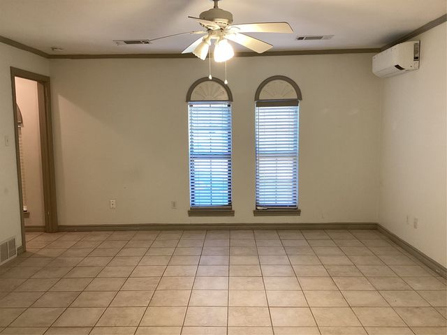 4909 Boulder Lake Road, Fort Worth, TX 76103