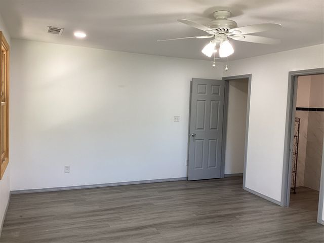 4909 Boulder Lake Road, Fort Worth, TX 76103