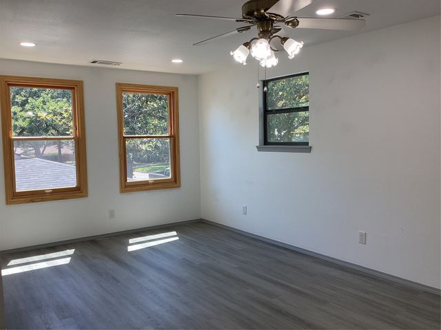 4909 Boulder Lake Road, Fort Worth, TX 76103