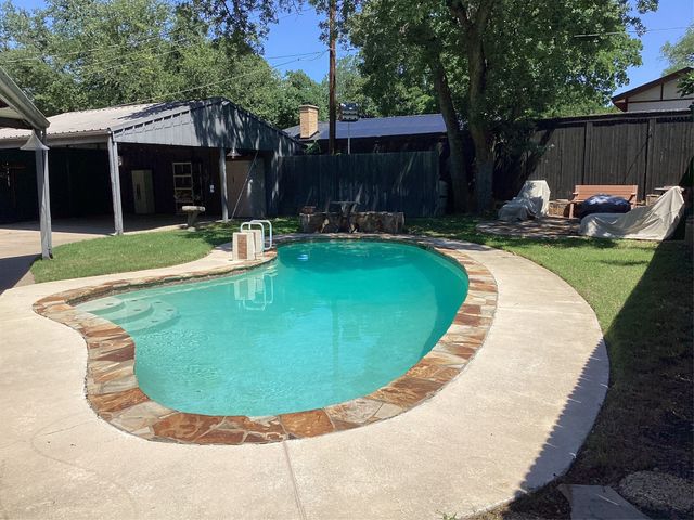 4909 Boulder Lake Road, Fort Worth, TX 76103