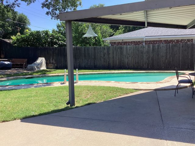 4909 Boulder Lake Road, Fort Worth, TX 76103