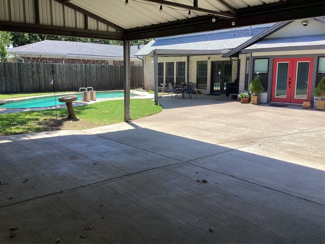 4909 Boulder Lake Road, Fort Worth, TX 76103