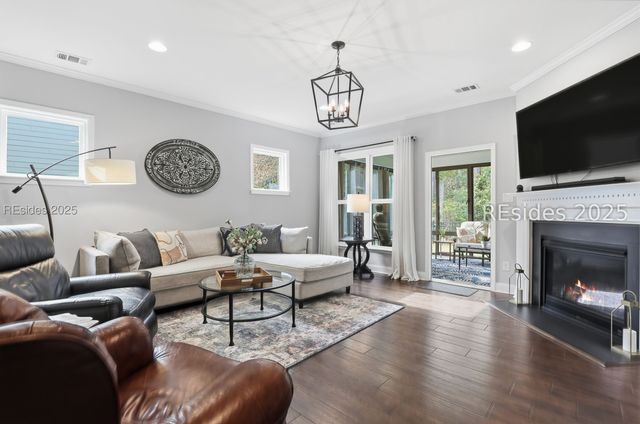 25 Weeping Willow Dr, Bluffton, SC 29910