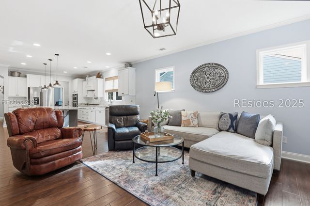 25 Weeping Willow Dr, Bluffton, SC 29910