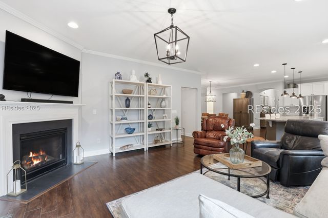 25 Weeping Willow Dr, Bluffton, SC 29910