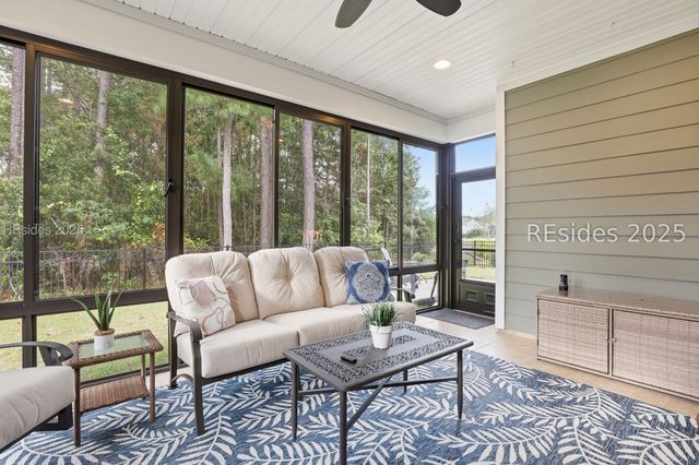 25 Weeping Willow Dr, Bluffton, SC 29910