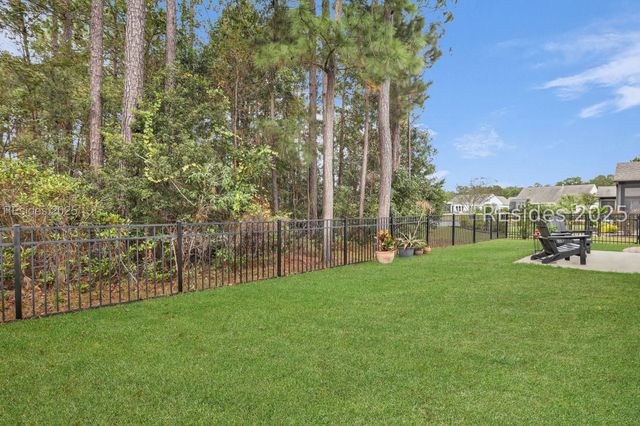 25 Weeping Willow Dr, Bluffton, SC 29910
