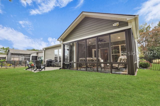 25 Weeping Willow Dr, Bluffton, SC 29910