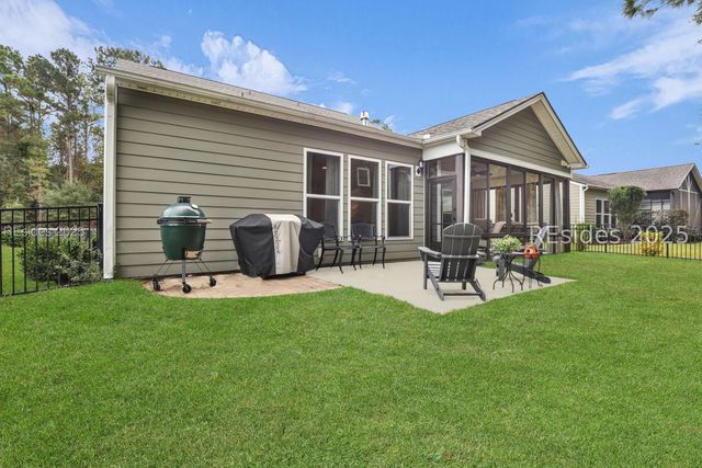 25 Weeping Willow Dr, Bluffton, SC 29910