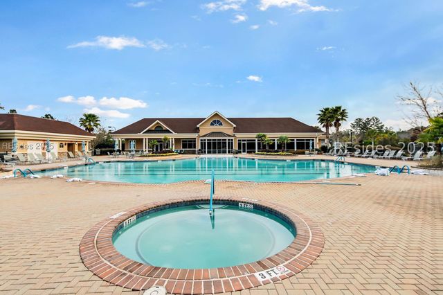 25 Weeping Willow Dr, Bluffton, SC 29910
