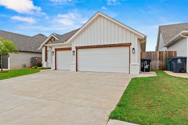 10809 NW 27th Street, Yukon, OK 73099