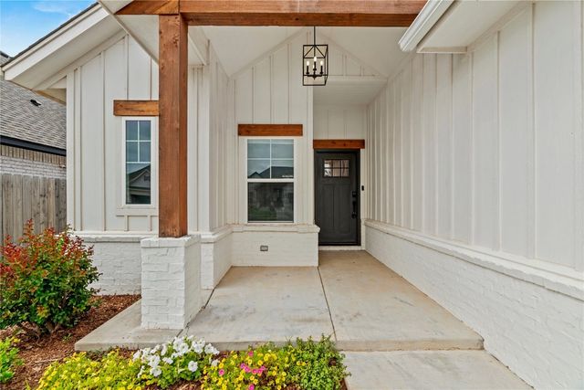 10809 NW 27th Street, Yukon, OK 73099
