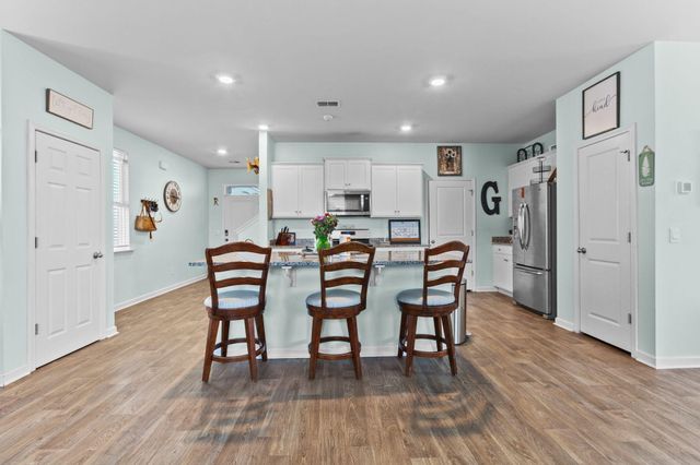 126 Sunray Lane, Summerville, SC 29486