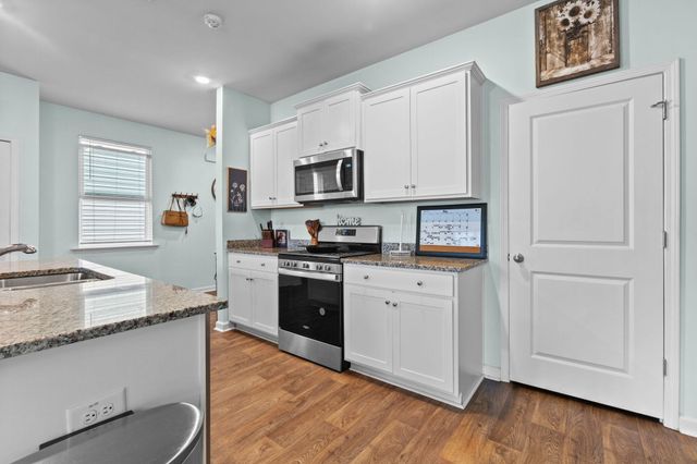 126 Sunray Lane, Summerville, SC 29486