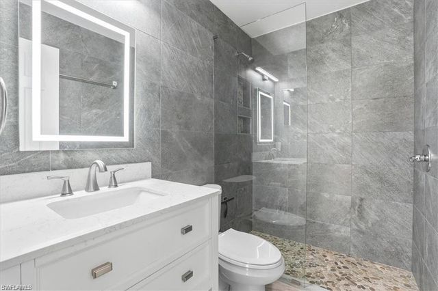 10225 Boca CIR, Naples, FL 34109