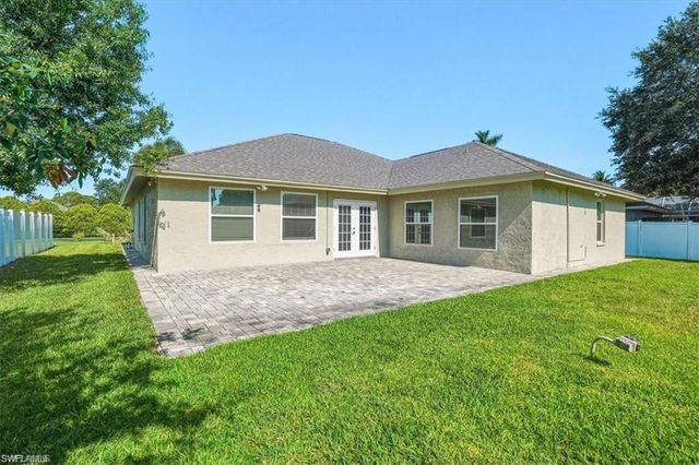 10225 Boca CIR, Naples, FL 34109