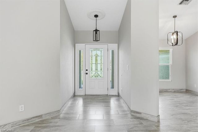 10225 Boca CIR, Naples, FL 34109