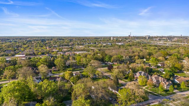 5007 Kingston Avenue, Lisle, IL 60532