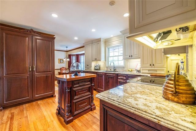 950 Heritage Hills, Decatur, GA 30033