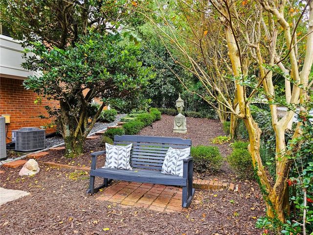 950 Heritage Hills, Decatur, GA 30033