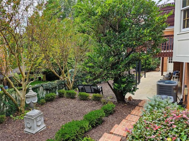 950 Heritage Hills, Decatur, GA 30033