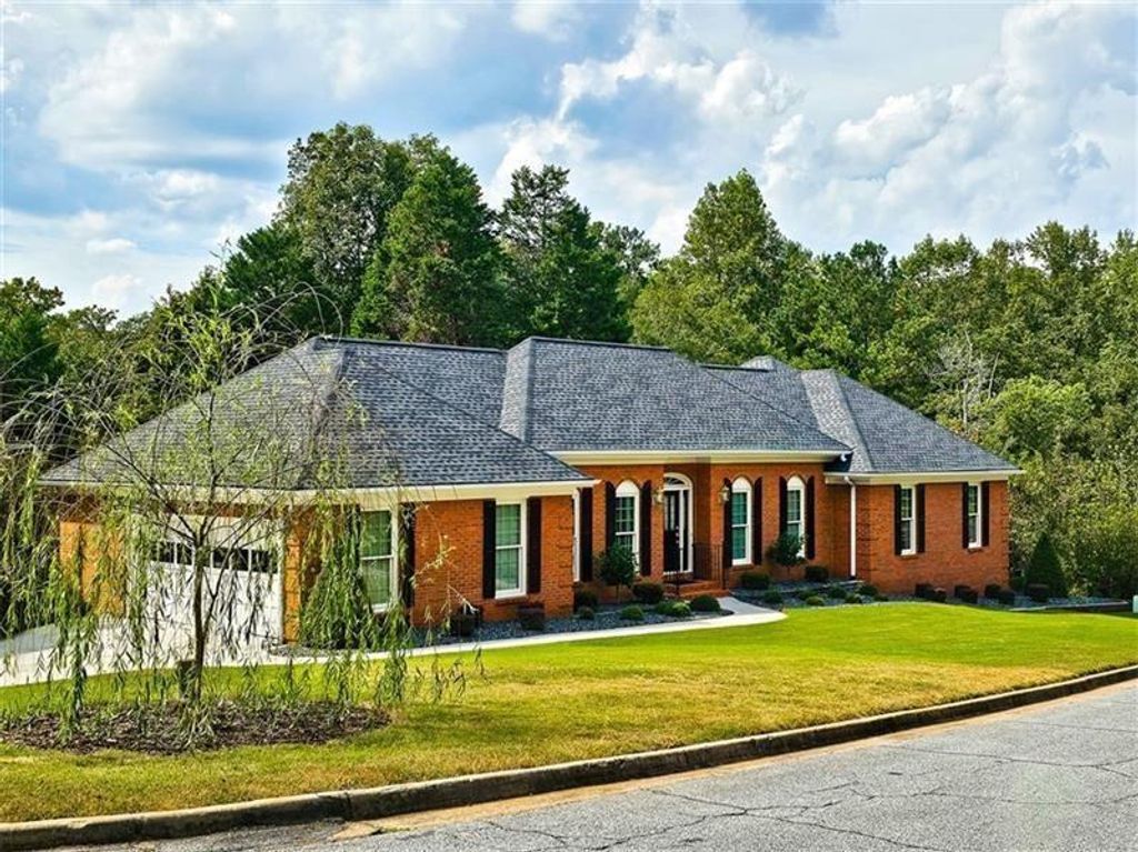 950 Heritage Hills, Decatur, GA 30033