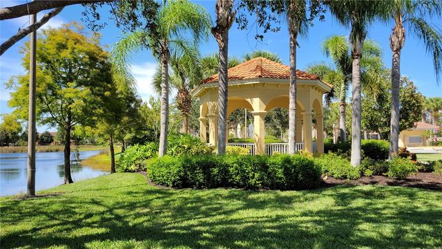 3740 82ND AVENUE CIRCLE E 102, Sarasota, FL 34243