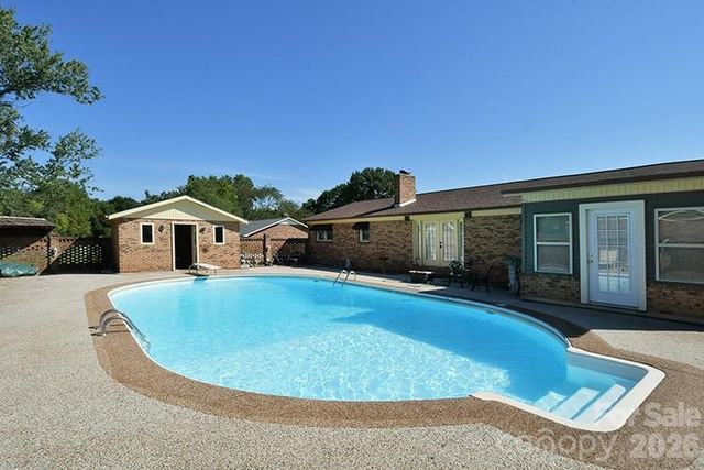 2525 Teague Street, Lincolnton, NC 28092