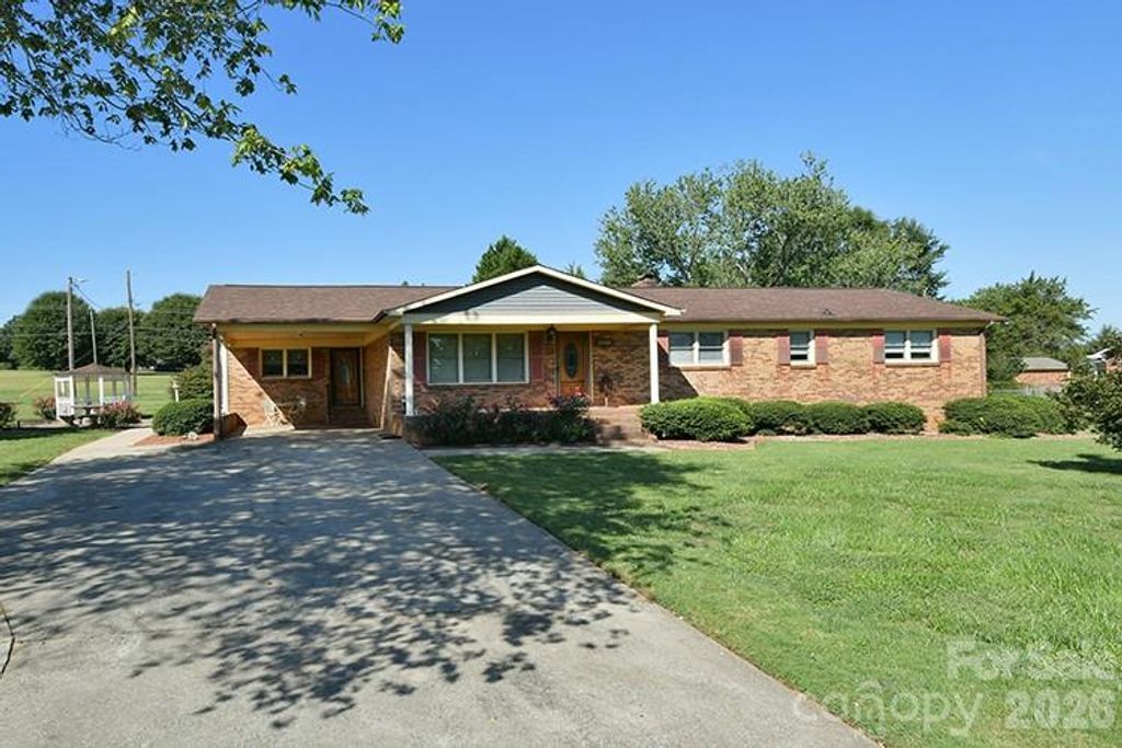2525 Teague Street, Lincolnton, NC 28092