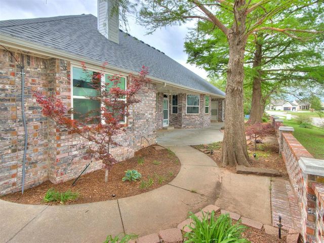 10125 Millspaugh Way, Yukon, OK 73099