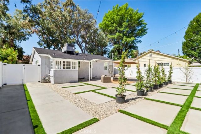 21235 Lopez Street, Woodland Hills, CA 91364