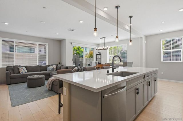 1700 Valley Oak Way, Oceanside, CA 92056
