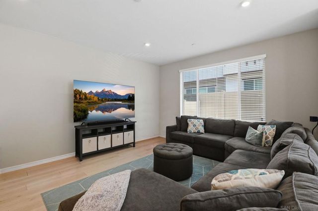 1700 Valley Oak Way, Oceanside, CA 92056