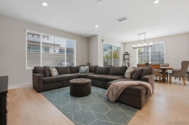 1700 Valley Oak Way, Oceanside, CA 92056