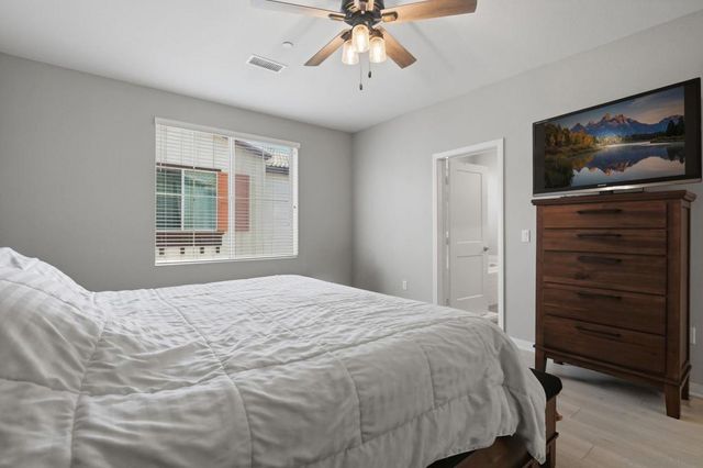 1700 Valley Oak Way, Oceanside, CA 92056