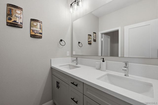 1700 Valley Oak Way, Oceanside, CA 92056