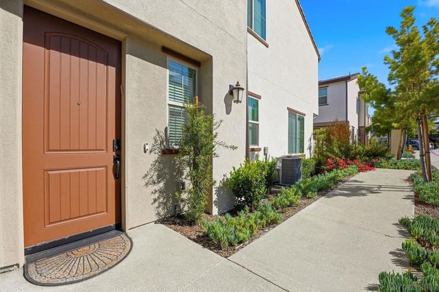 1700 Valley Oak Way, Oceanside, CA 92056