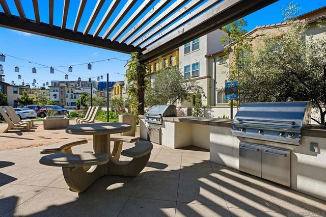 1700 Valley Oak Way, Oceanside, CA 92056