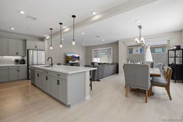 1700 Valley Oak Way, Oceanside, CA 92056