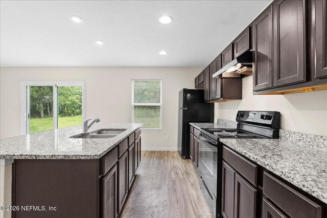 475 COLE Road W, Jacksonville, FL 32218